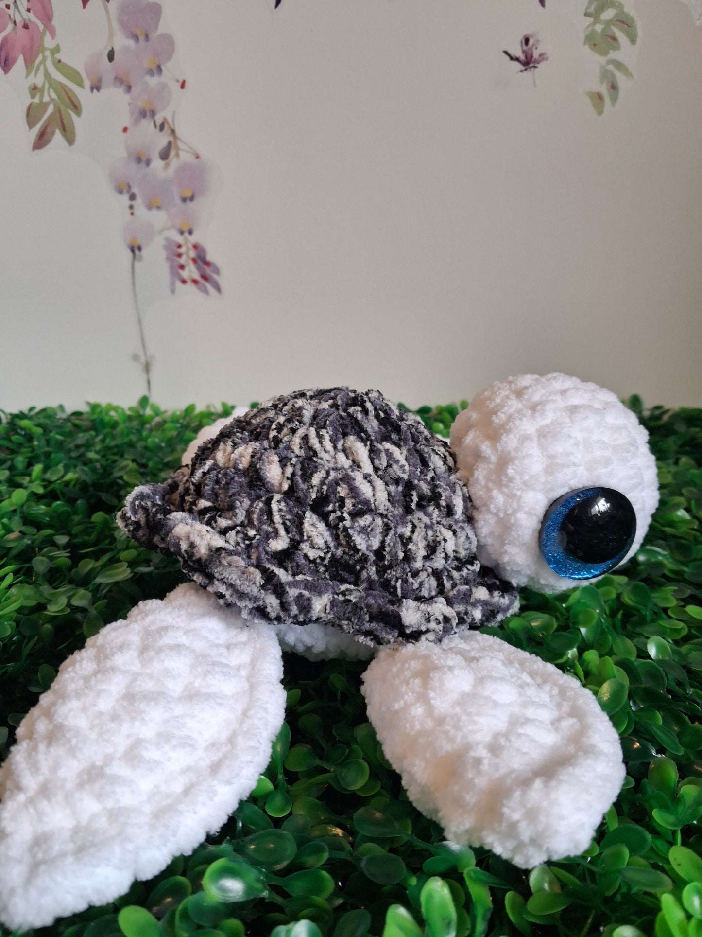 Sea turtle - black & white