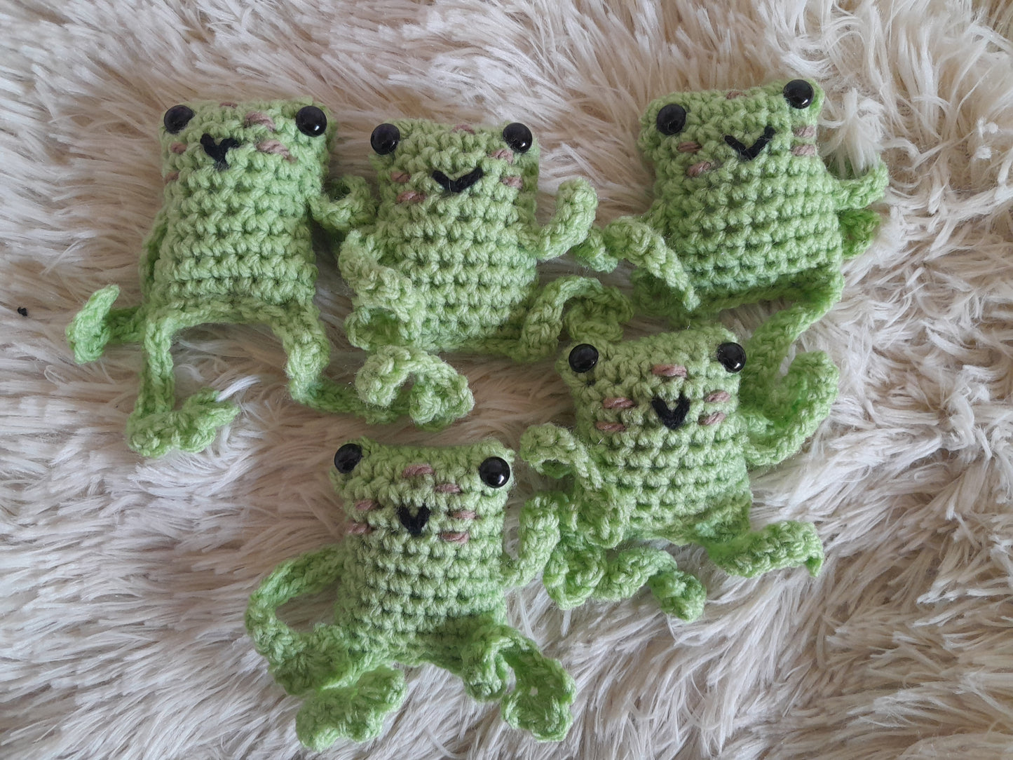 5 Speckled frogs