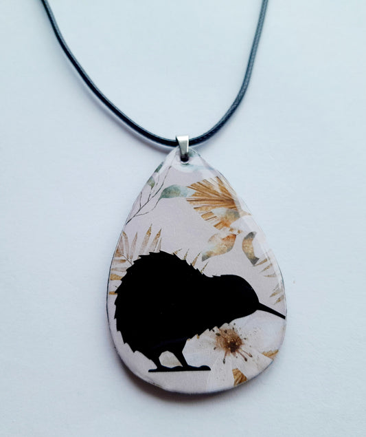 Kiwi necklace