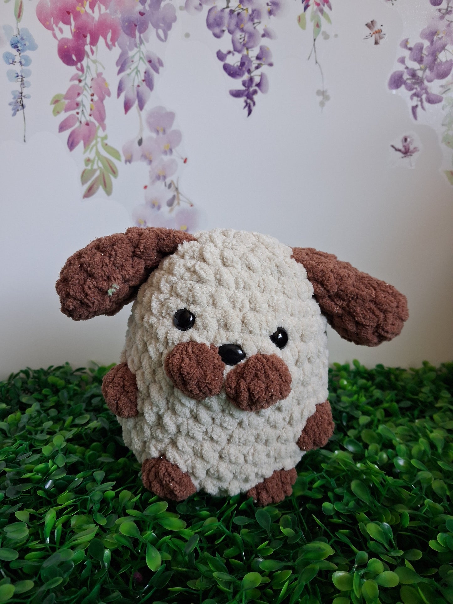 Sitting dog- Brown sparkle